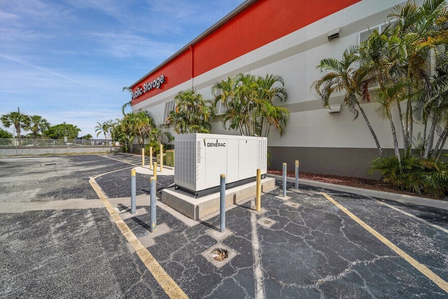 More Photos Of 6061 NE 14th Ave, Fort Lauderdale Medical For Lease