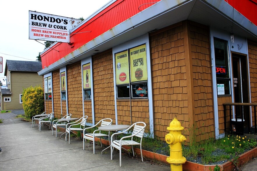 More Photos Of 2703 Marine Dr, Astoria Bar For Sale