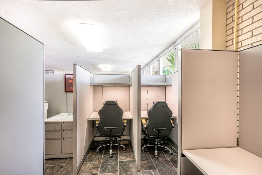 More Photos Of 622 Kempner, Galveston Loft Creative Space For Lease