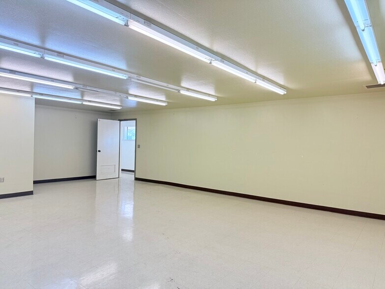 More Photos Of 1820 Oro Dam Blvd E, Oroville Bank For Sale