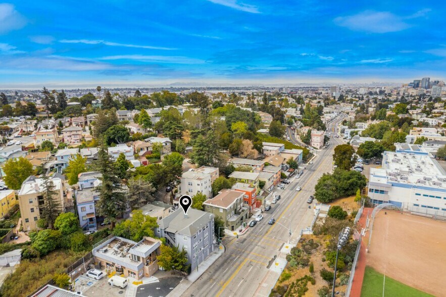 More Photos Of 1000 E 33rd St, Oakland Apartments For Sale