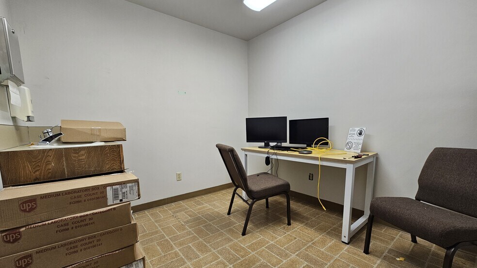 More Photos Of 1106 Douglas St, Longview Medical For Lease