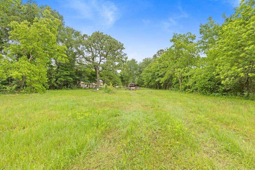 More Photos Of 516 FM 3083 Rd, Conroe Industrial For Lease