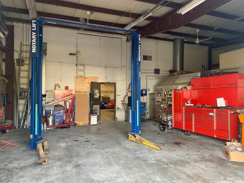 More Photos Of 41R Central St, East Bridgewater Auto Repair For Sale