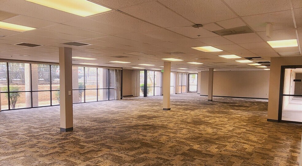 More Photos Of 675 E River Rd, Tucson Medical For Sale