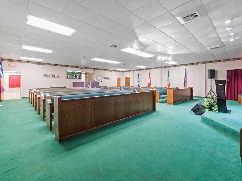 More Photos Of 121 Wood St, Sugar Land Religious Facility For Sale