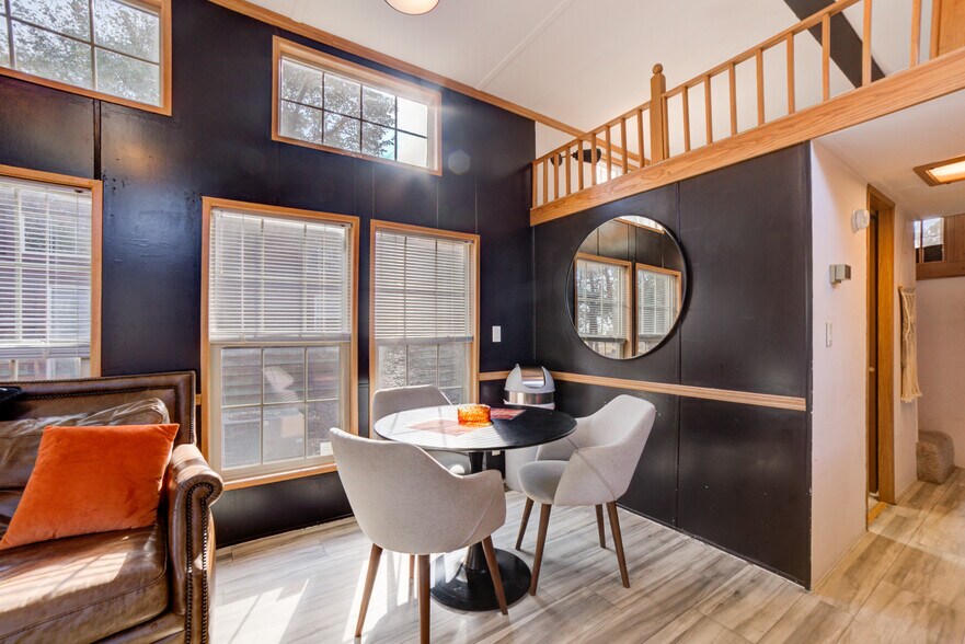 More Photos Of 446724 E 390 Rd, Langley Hotel For Sale