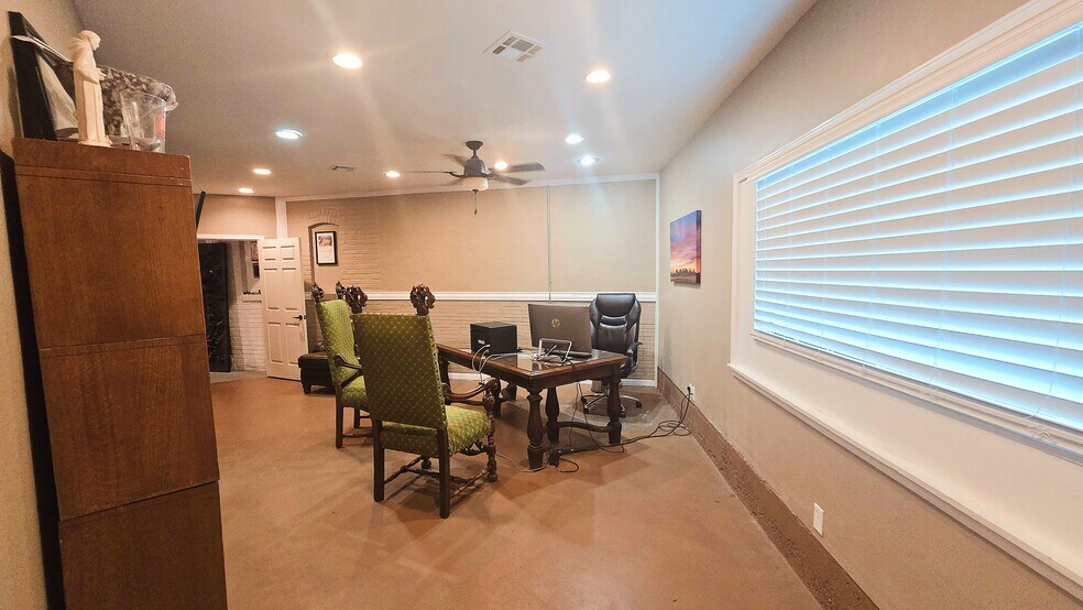 More Photos Of 1801 S National, Fort Scott Convenience Store For Sale