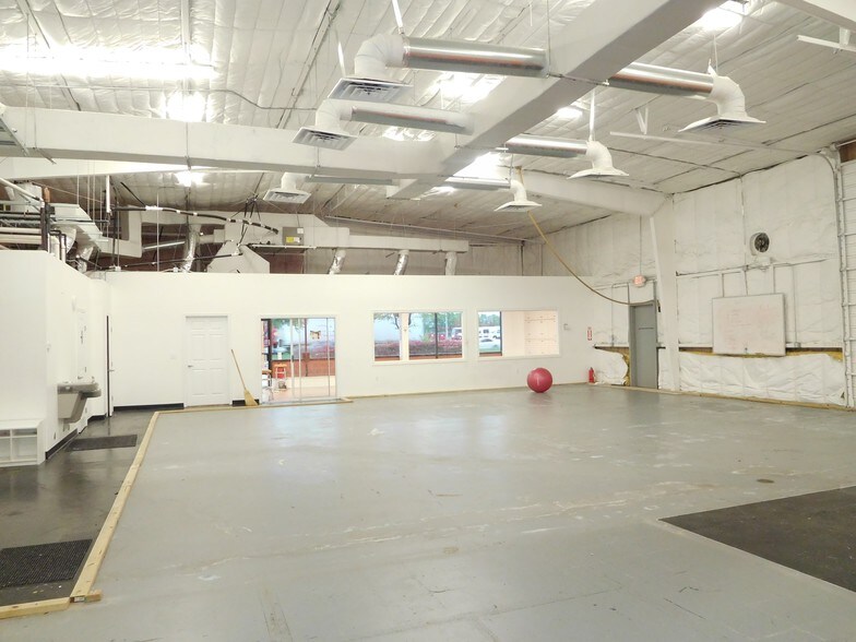 More Photos Of 9700 Almeda Genoa Rd, Houston Flex For Lease