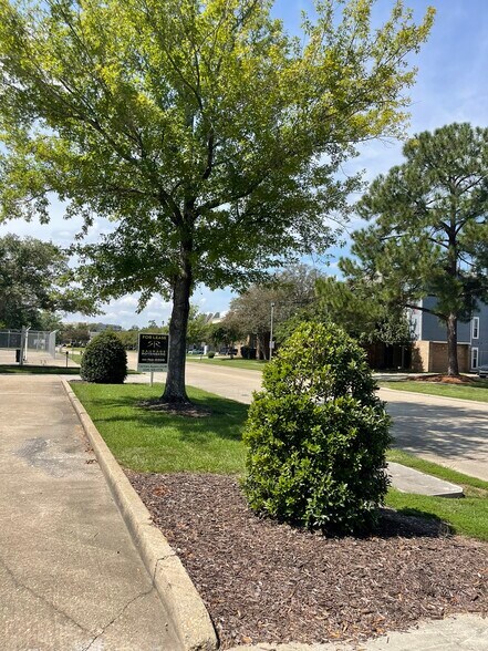 More Photos Of 11832 Newcastle Ave, Baton Rouge Office For Lease