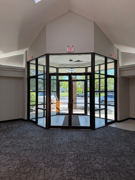 More Photos Of 42 Woodcroft Trl, Dayton Medical For Lease