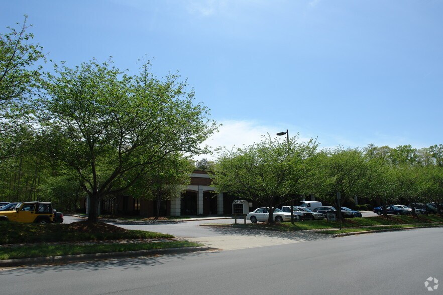 More Photos Of 2400 Crownpoint Executive Dr, Charlotte Office For Lease