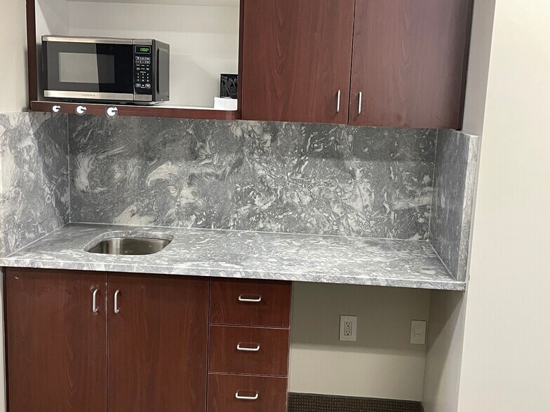 More Photos Of 197 N 290 W, Lindon Office Residential For Lease