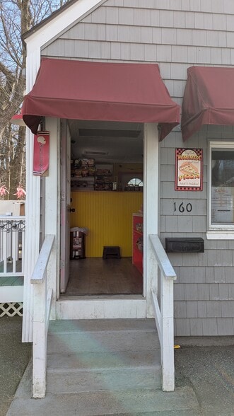 More Photos Of 160 Lynn St, Peabody Freestanding For Sale