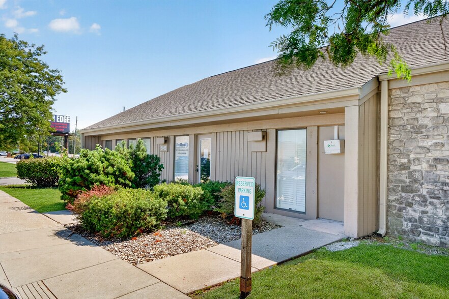 More Photos Of 8202 Clearvista Pky, Indianapolis Office For Sale