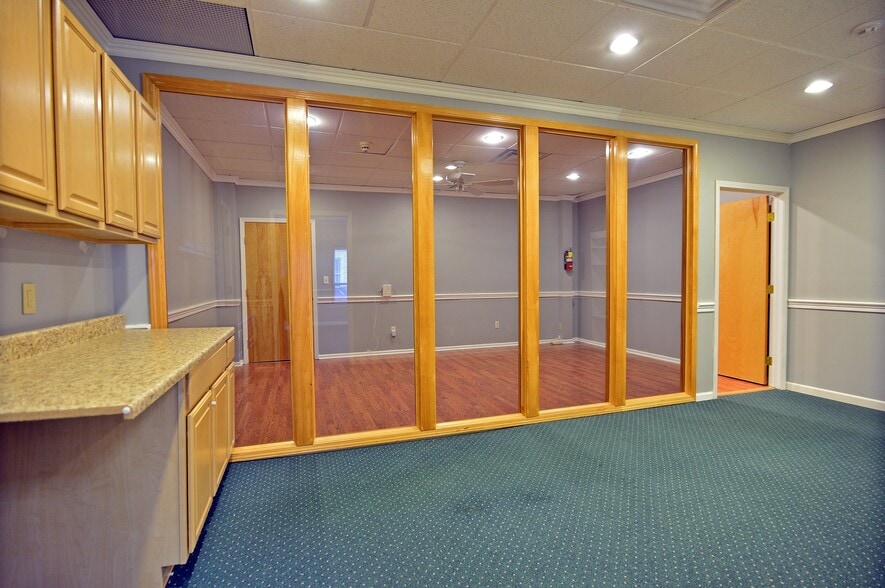 More Photos Of 188 E Bergen Pl, Red Bank Office For Sale