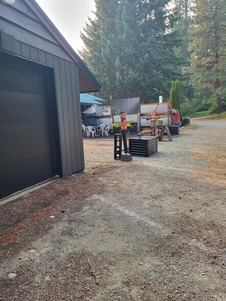 More Photos Of 14254 Salmon La Sac Rd, Ronald Restaurant For Sale