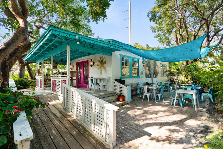 More Photos Of 98275 Overseas Hwy, Key Largo Storefront Retail Residential For Sale