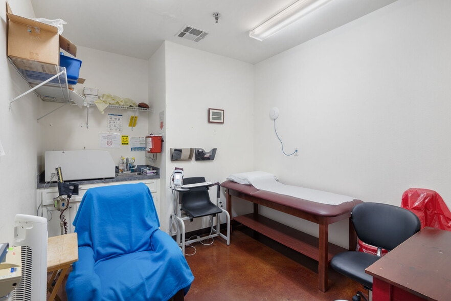 More Photos Of 8334 Cross Park Dr, Austin Medical For Sale