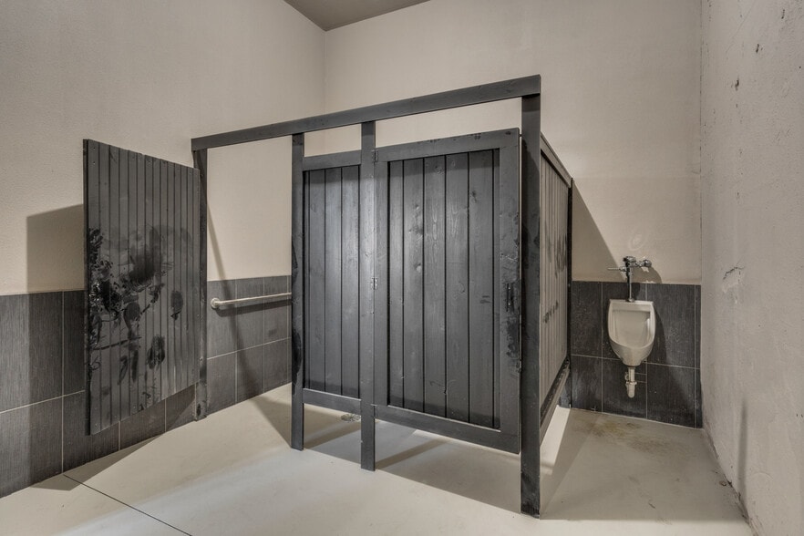 More Photos Of 713 Indiana Ave, Wichita Falls General Retail For Lease