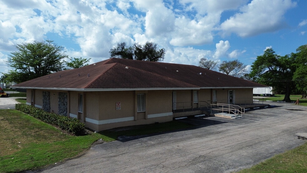 More Photos Of 1100 S Main St, Belle Glade Office Residential For Sale