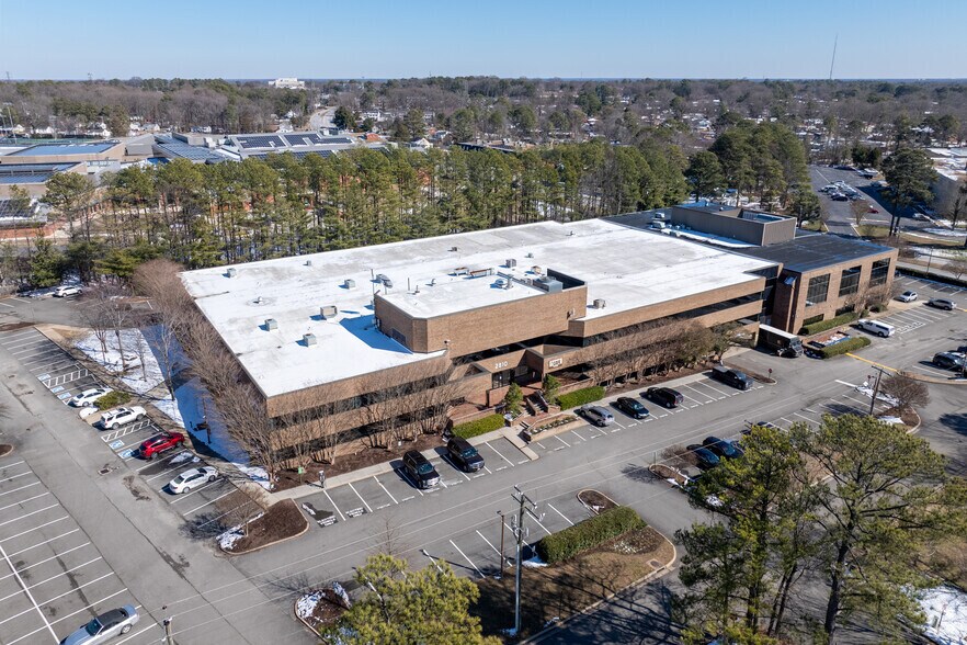 More Photos Of 2810 N Parham Rd, Richmond Medical For Lease