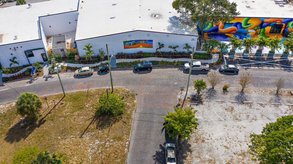 More Photos Of 2534 Terminal Dr S, Saint Petersburg Unknown For Lease