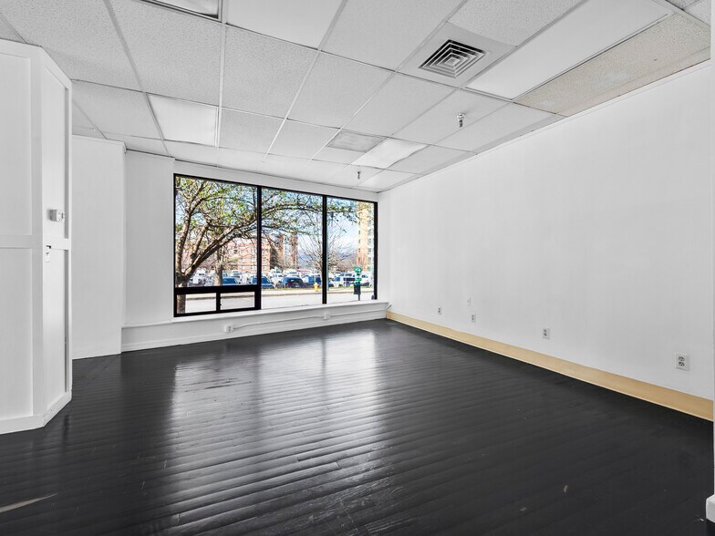More Photos Of 1 Battle Sq, Asheville Apartments For Lease