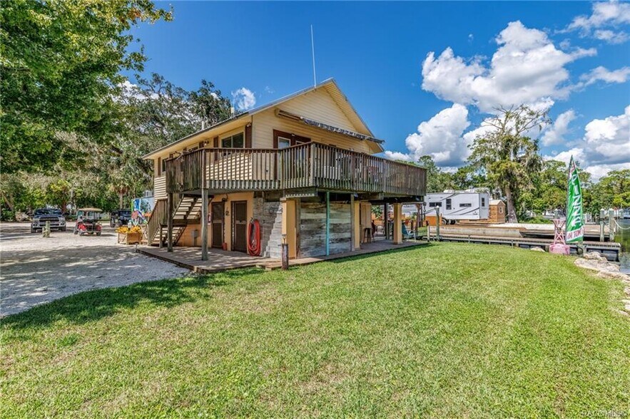 More Photos Of 6617 Riverside Dr, Yankeetown Marina For Sale