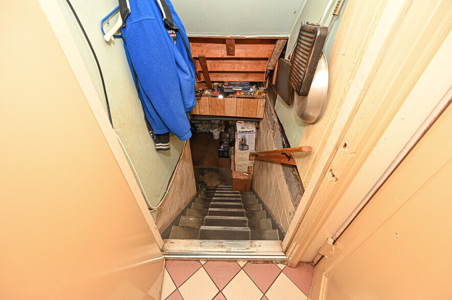 More Photos Of 1420 Park Ave, Merrick Convenience Store For Sale