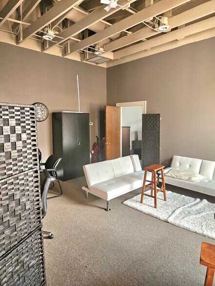 More Photos Of 315 W Solomon St, Griffin Office For Sale