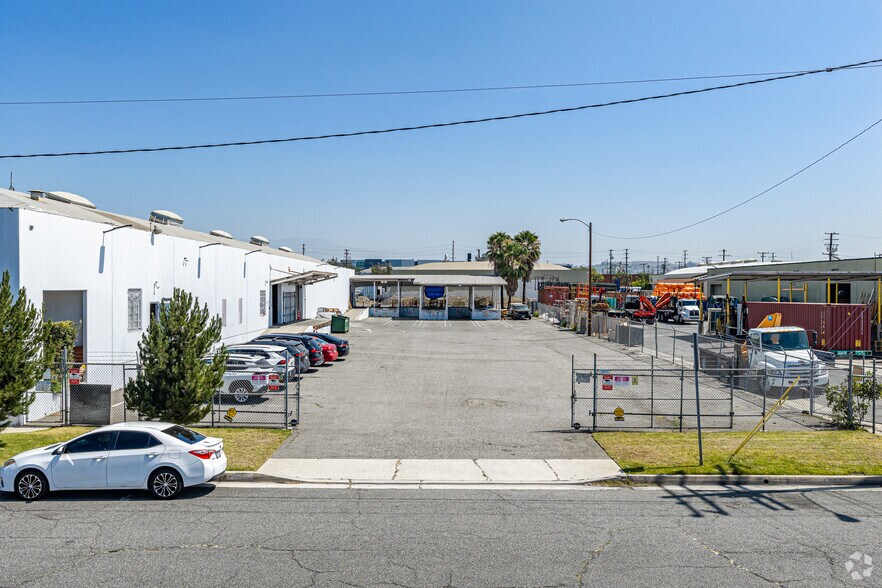 More Photos Of 6465 Corvette St, Commerce Manufacturing For Sale