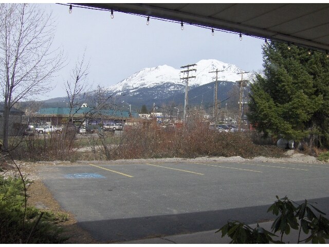 More Photos Of 112-166 Morgan Way, Mount Shasta Storefront For Lease