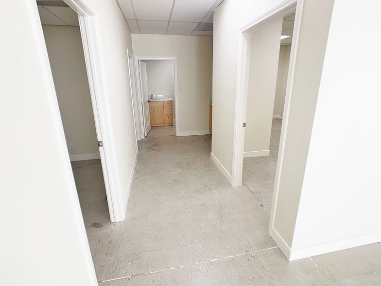 More Photos Of 935 N Vignes St, Los Angeles Auto Dealership For Lease