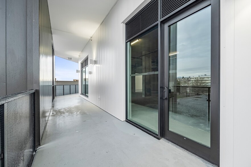 More Photos Of 8250 Manitoba St, Vancouver Flex For Sale