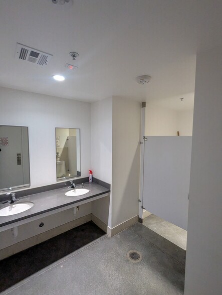 More Photos Of 2550 El Camino Real, Redwood City Storefront Retail Office For Lease