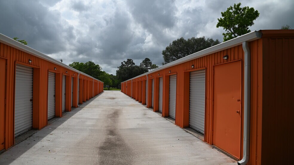 More Photos Of 1817 Callaway dr, Alvin Self Storage For Sale