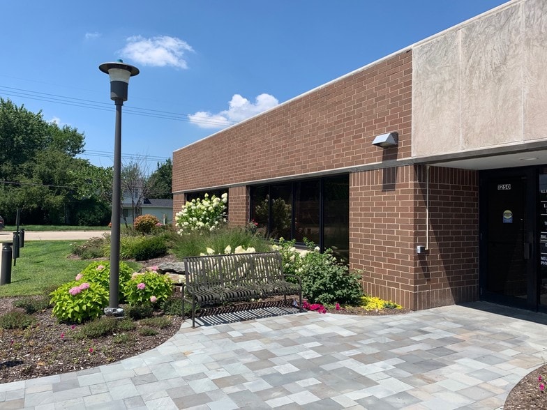 More Photos Of 1250 N Mill St, Naperville Medical For Lease