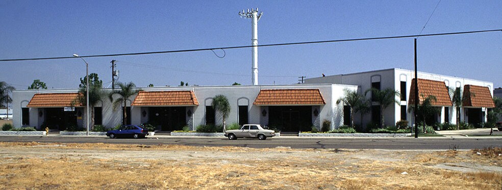 More Photos Of 2881-2895 E La Palma Ave, Anaheim Warehouse For Lease