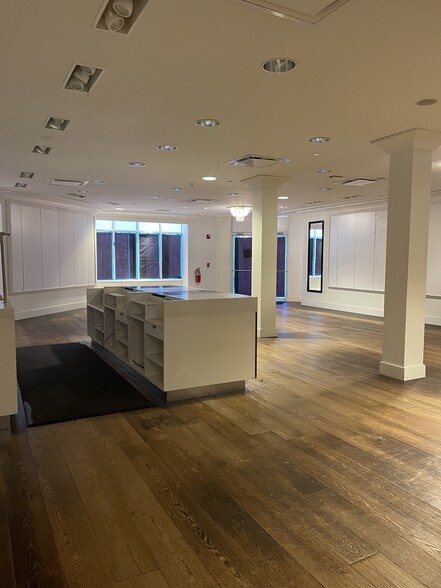 More Photos Of 70 Rehoboth Ave, Rehoboth Beach Storefront For Lease