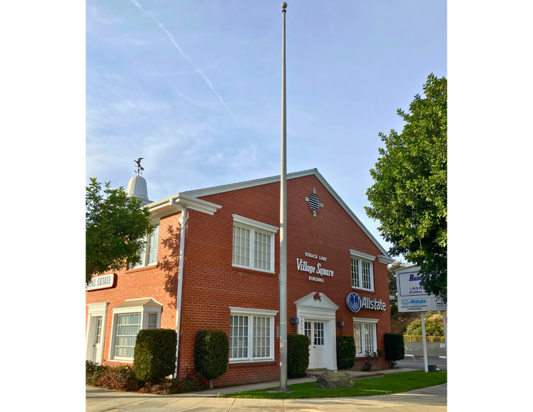 More Photos Of 10205 Riverside Dr, Toluca Lake Restaurant For Lease