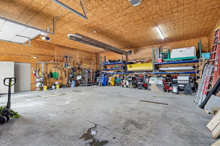More Photos Of 3220 McCartney Rd, Youngstown General Retail For Sale