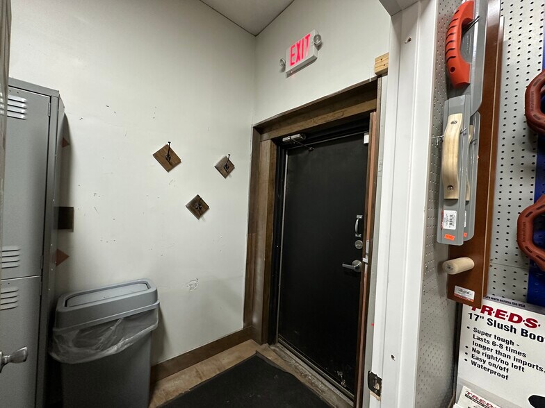 More Photos Of 170 E 10th St E, Saint Paul Freestanding For Lease