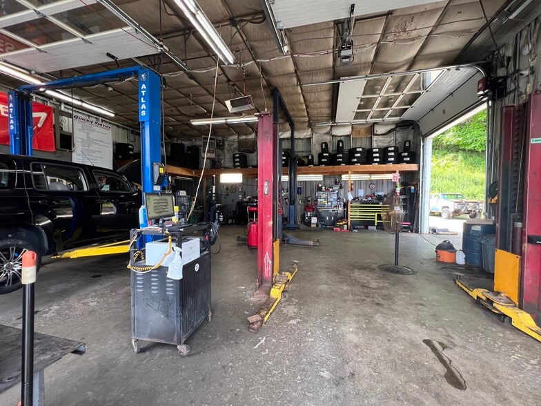 More Photos Of 185 Route 17 M, Harriman Auto Repair For Sale