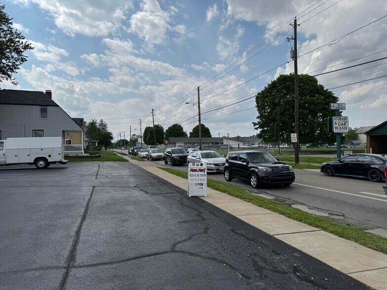 More Photos Of 411 E Fairground St, Marion Convenience Store For Sale