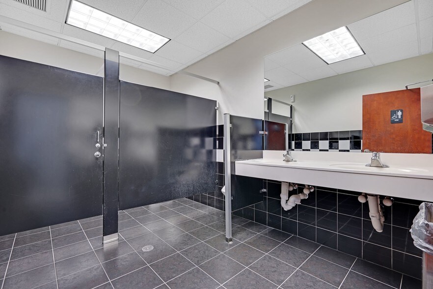 More Photos Of 1386 US Highway 22, Lebanon Unknown For Lease