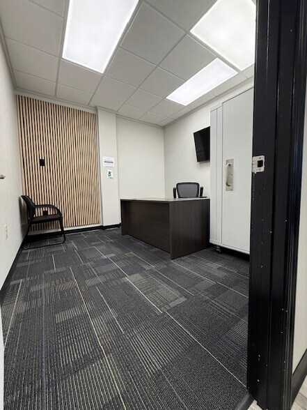 More Photos Of 107 Kilson Dr, Mooresville Office Residential For Lease