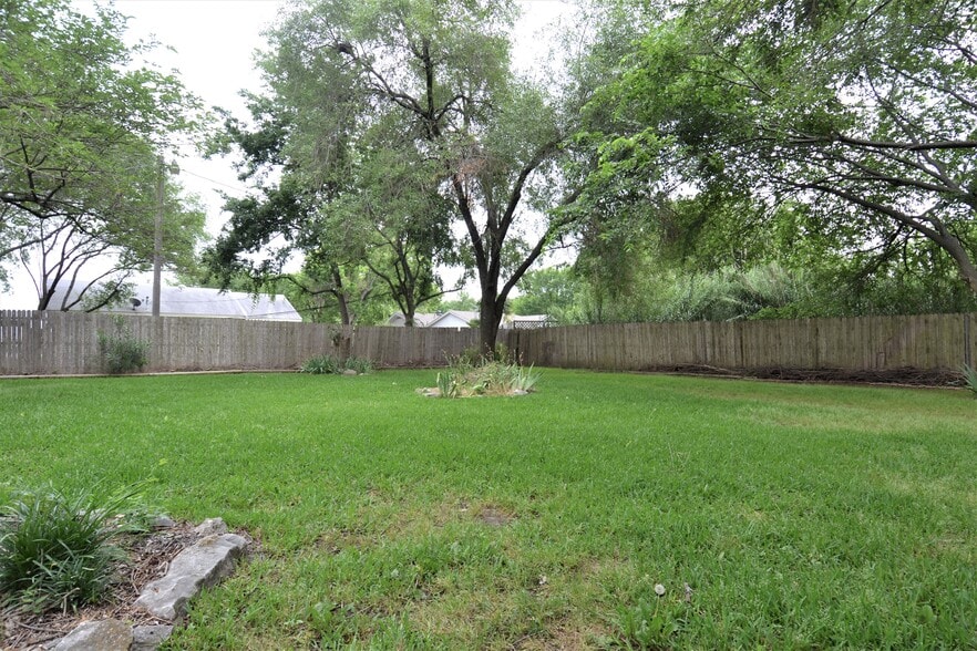 More Photos Of 1438 S Main St, Mansfield Land For Sale