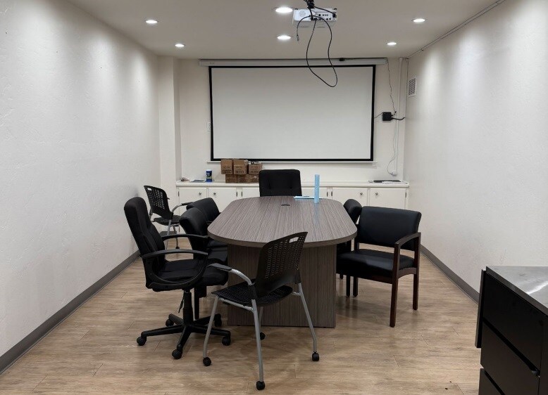 More Photos Of 1083 N Cuyamaca St, El Cajon Manufacturing For Lease