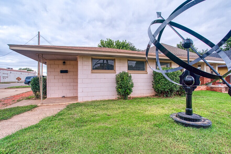 More Photos Of 101 N 6th St, Kingfisher Office For Sale